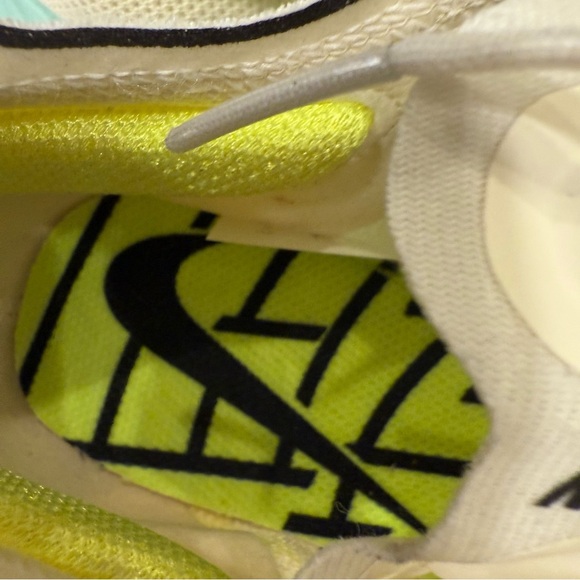 Nike ZoomX Streakfly Coconut Milk Volt Running Shoes DX3415 100 Men’s Sz 9 NEW - Picture 8 of 14